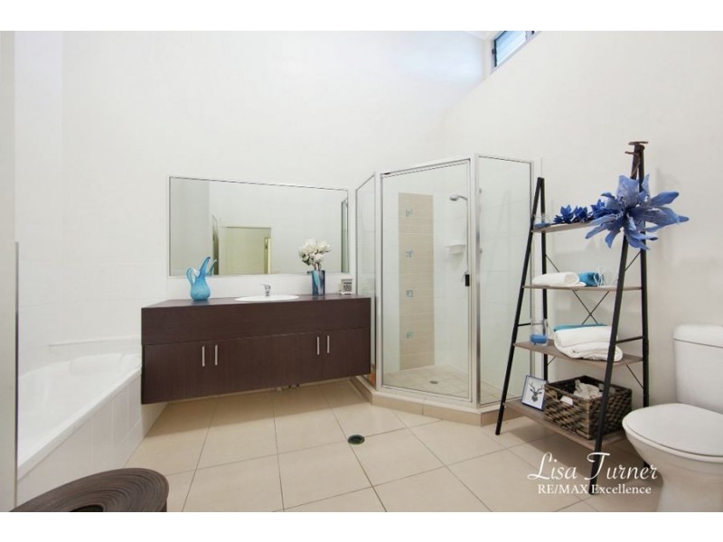 215 Riverside Blvd, Douglas QLD 4814