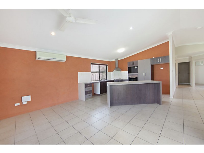 38 Dungurra Place, Bushland Beach QLD 4818