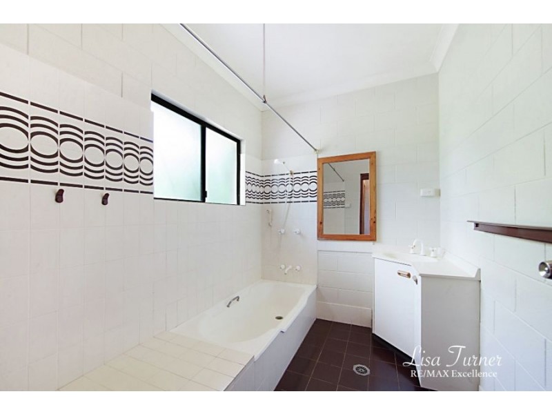 48 Peter Street, Kelso QLD 4815