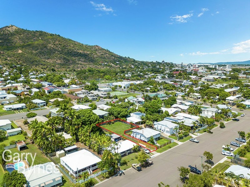 23 Shaw Street, West End QLD 4810