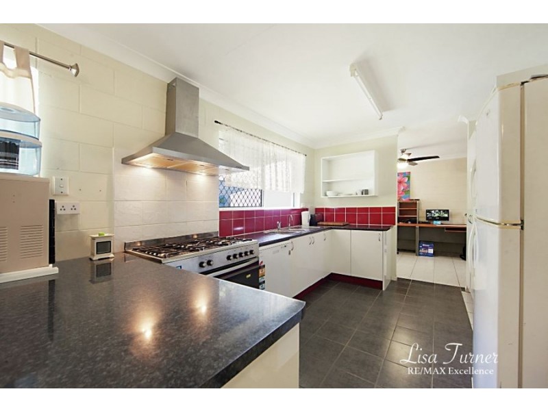 25 Amber Avenue, Rasmussen QLD 4815