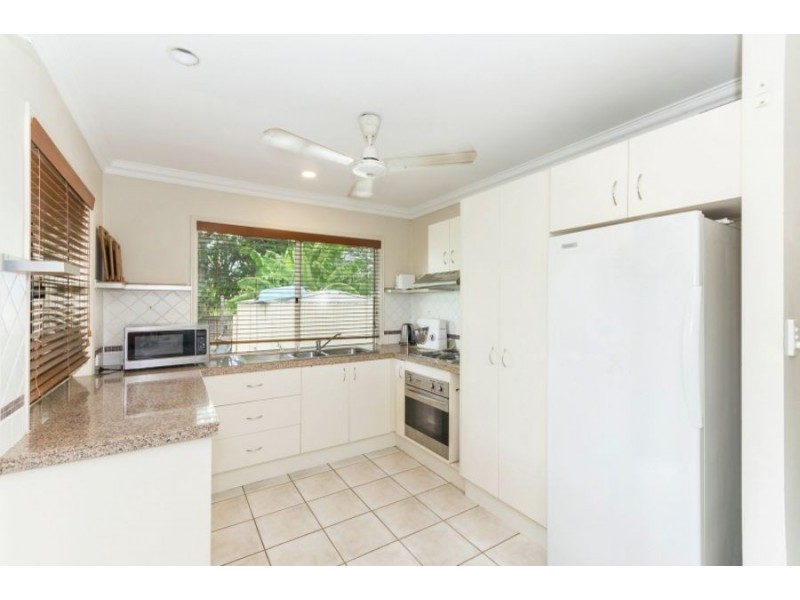 1 Greentree Circuit, Bushland Beach QLD 4818