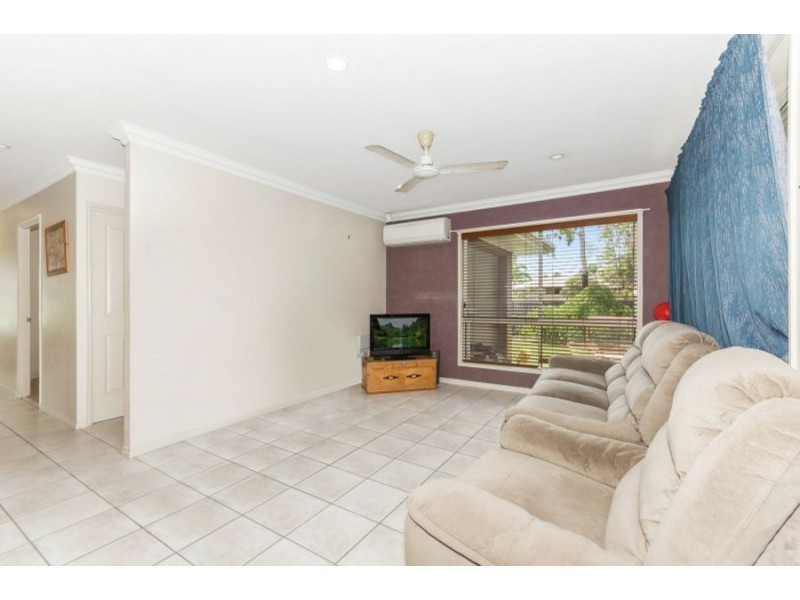 1 Greentree Circuit, Bushland Beach QLD 4818