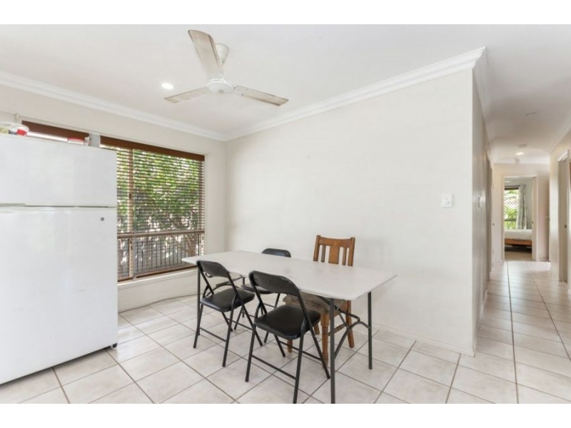 1 Greentree Circuit, Bushland Beach QLD 4818