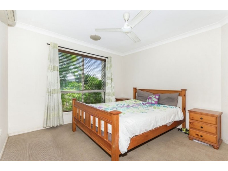 1 Greentree Circuit, Bushland Beach QLD 4818