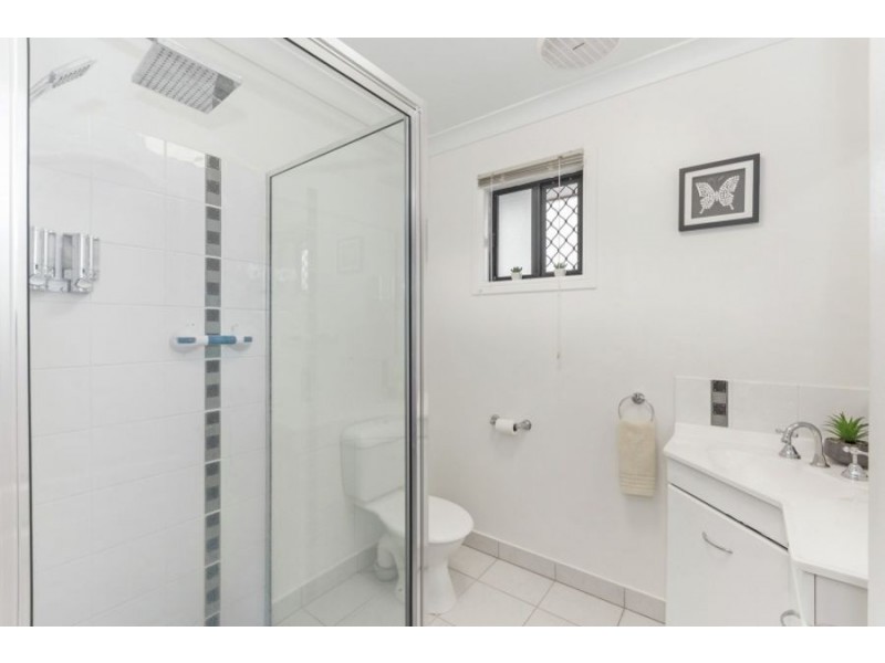 18 Donostia Crescent, Bushland Beach QLD 4818