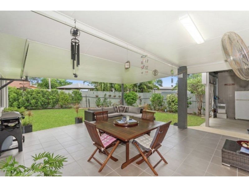 18 Donostia Crescent, Bushland Beach QLD 4818