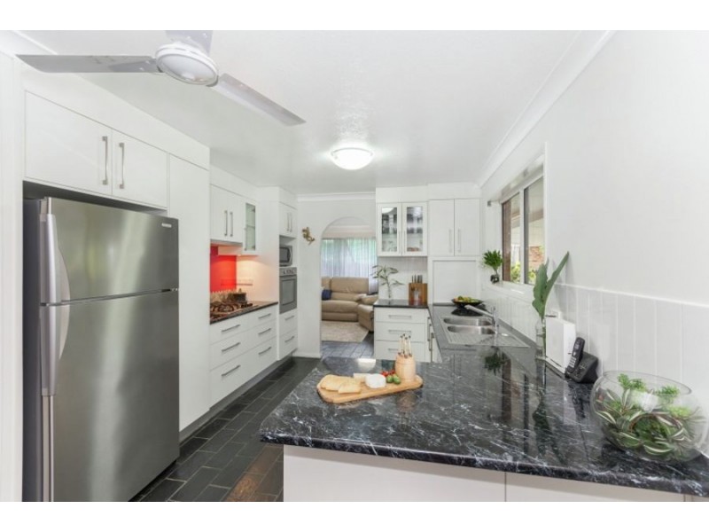 8 Sally Court, Rasmussen QLD 4815