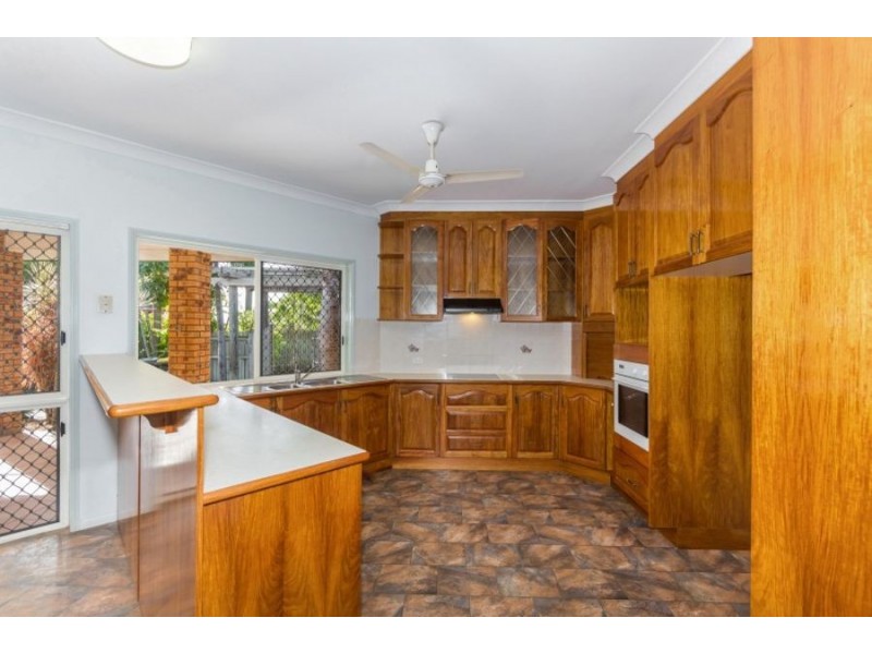 16 Tottenham Court, Kirwan QLD 4817