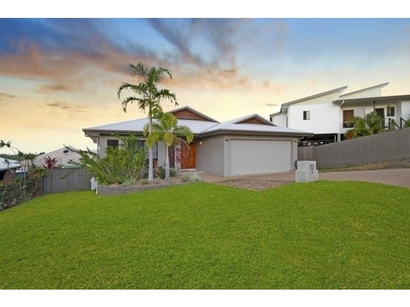 7 Platypus Street, Bushland Beach QLD 4818