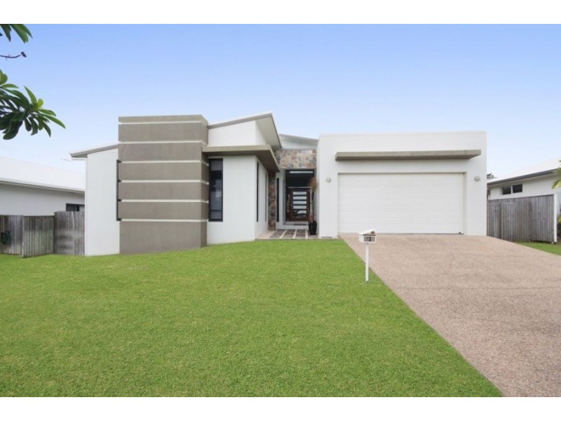 13 Helvellyn Street, Bushland Beach QLD 4818