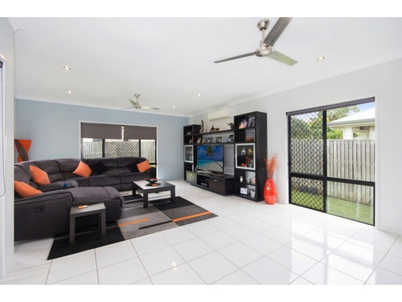 13 Helvellyn Street, Bushland Beach QLD 4818