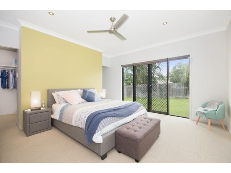 13 Helvellyn Street, Bushland Beach QLD 4818