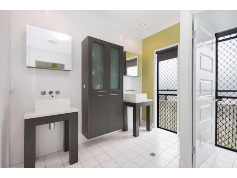 13 Helvellyn Street, Bushland Beach QLD 4818
