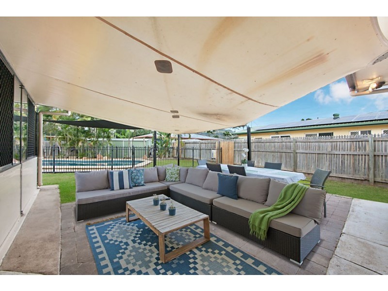 12 Hamish Avenue, Rasmussen QLD 4815