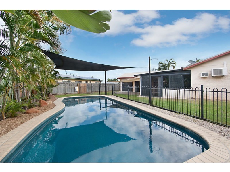 12 Hamish Avenue, Rasmussen QLD 4815