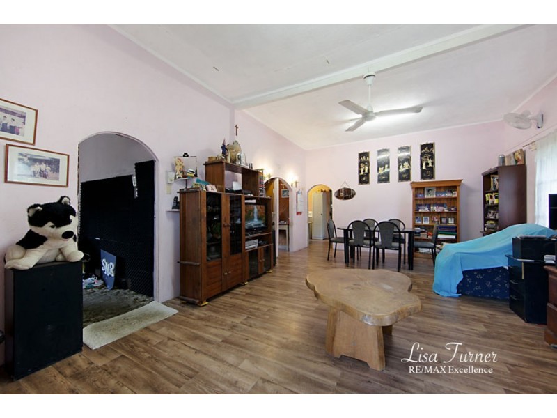 4 Plant Street, West End QLD 4810