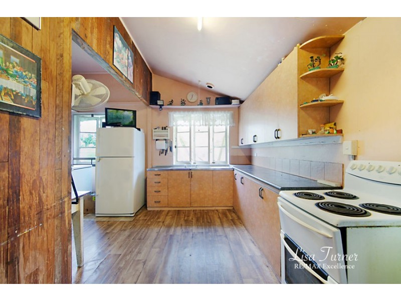 4 Plant Street, West End QLD 4810