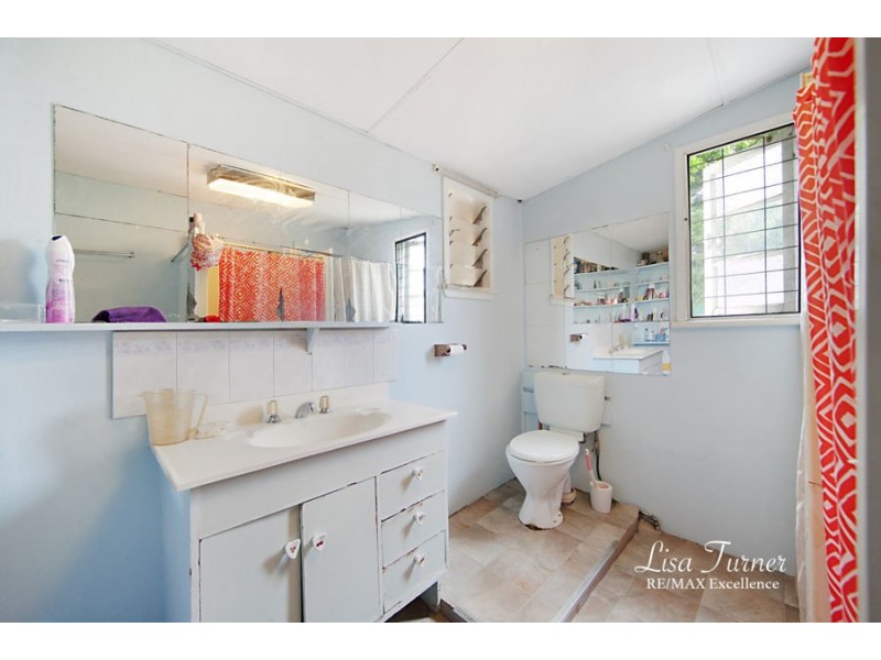 4 Plant Street, West End QLD 4810