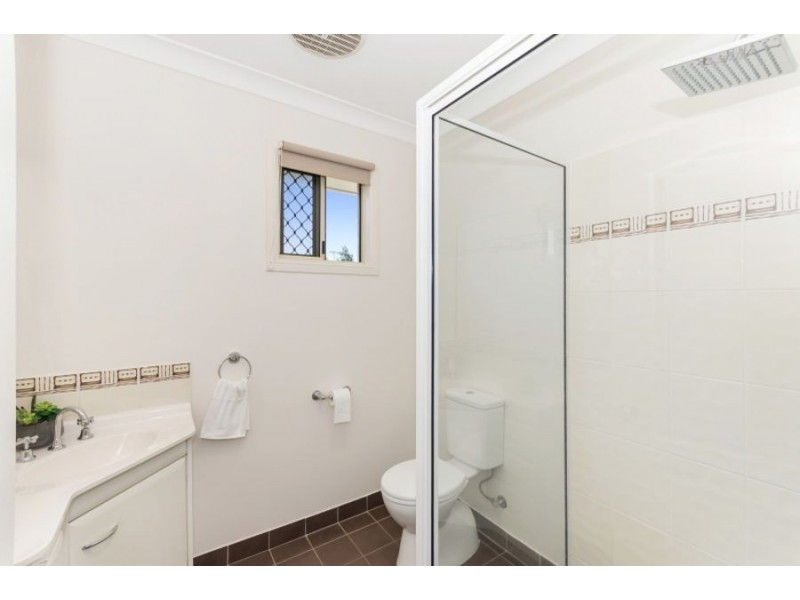 6 Woodwark Drive, Bushland Beach QLD 4818