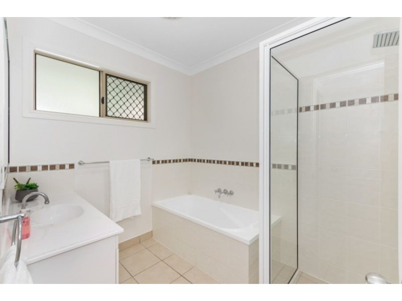 6 Woodwark Drive, Bushland Beach QLD 4818