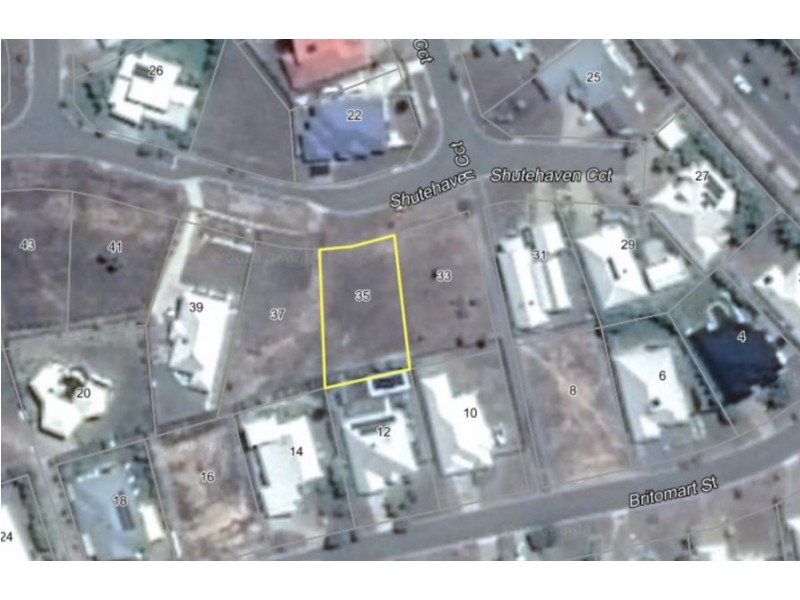 35 Shutehaven Circuit, Bushland Beach QLD 4818