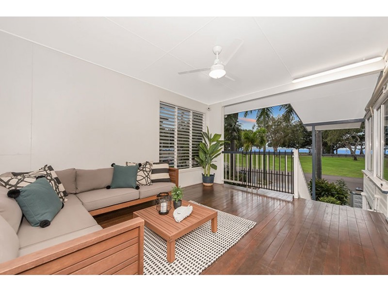 20 Palm Street, Rowes Bay QLD 4810