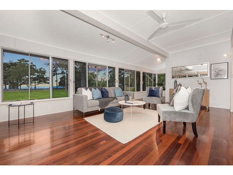 20 Palm Street, Rowes Bay QLD 4810