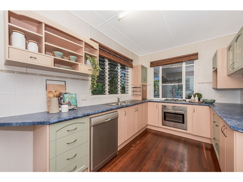 20 Palm Street, Rowes Bay QLD 4810