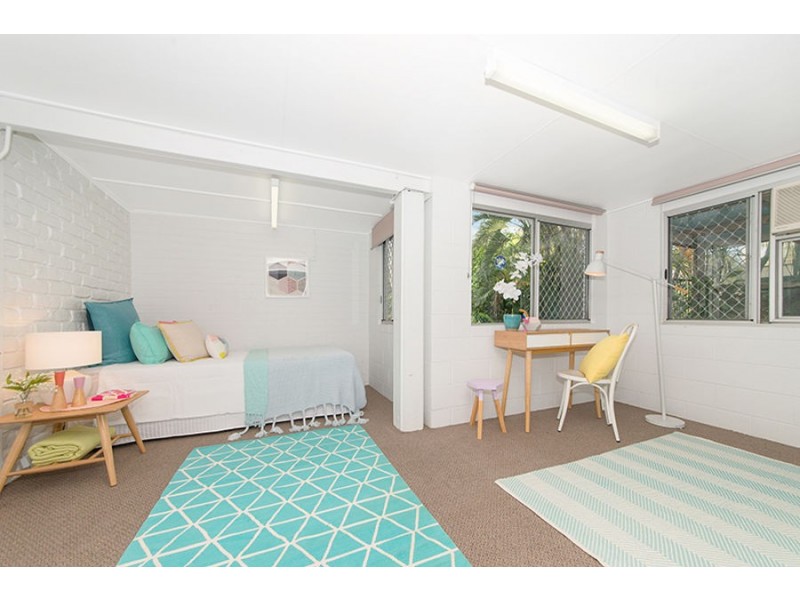 20 Palm Street, Rowes Bay QLD 4810