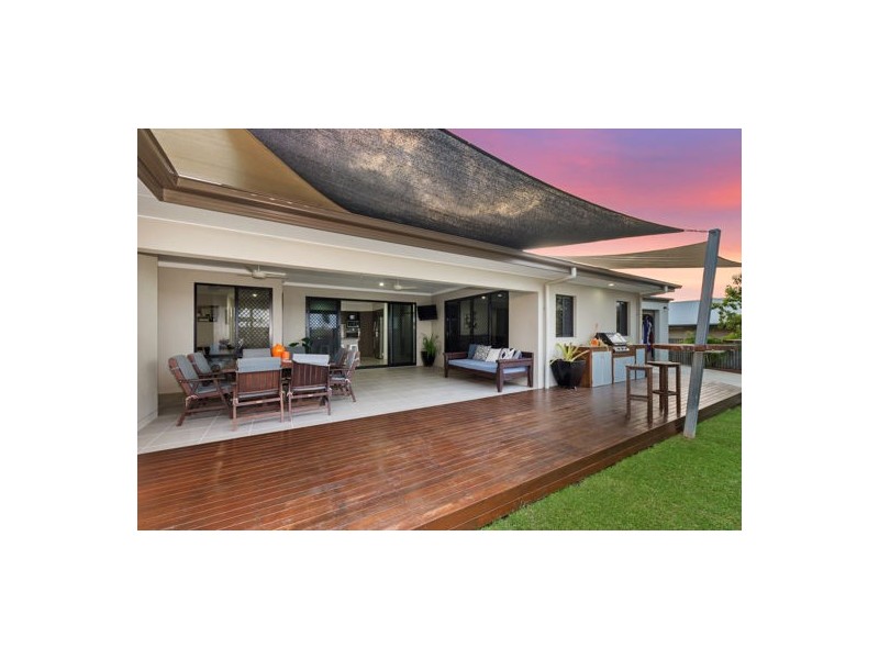 3-7 Glendower Street, Bushland Beach QLD 4818