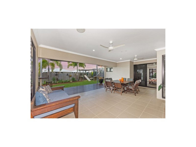 3-7 Glendower Street, Bushland Beach QLD 4818