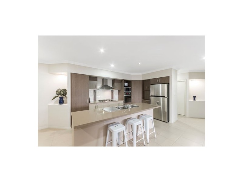 3-7 Glendower Street, Bushland Beach QLD 4818