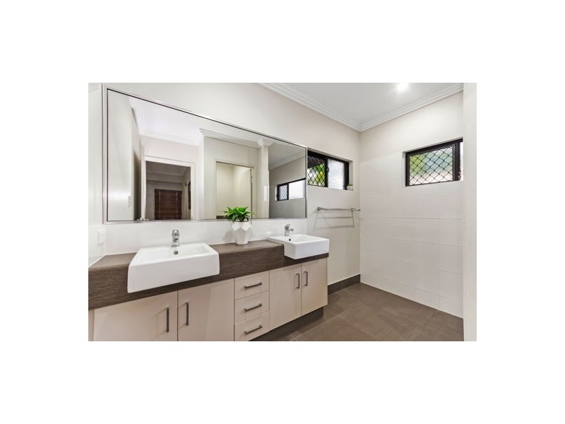 3-7 Glendower Street, Bushland Beach QLD 4818