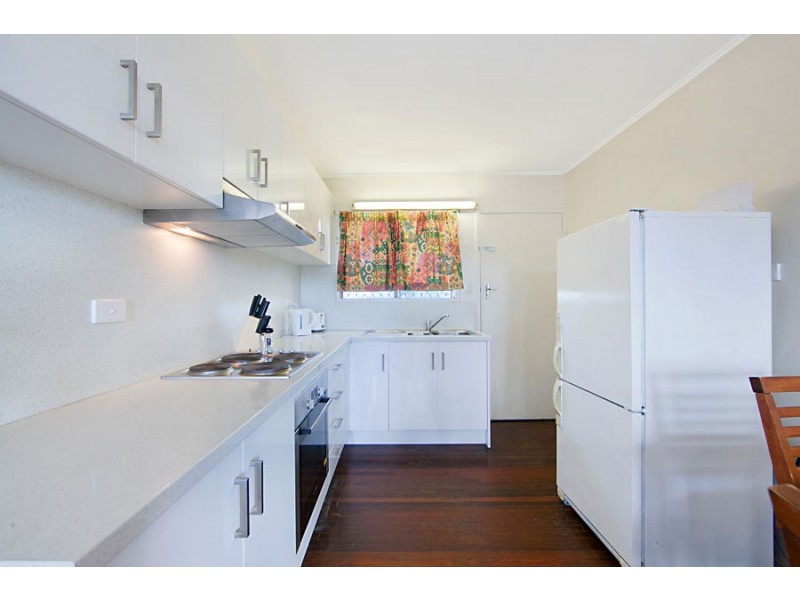 16 Bayswater Terrace, Hyde Park QLD 4812