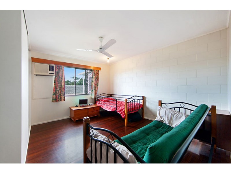 16 Bayswater Terrace, Hyde Park QLD 4812