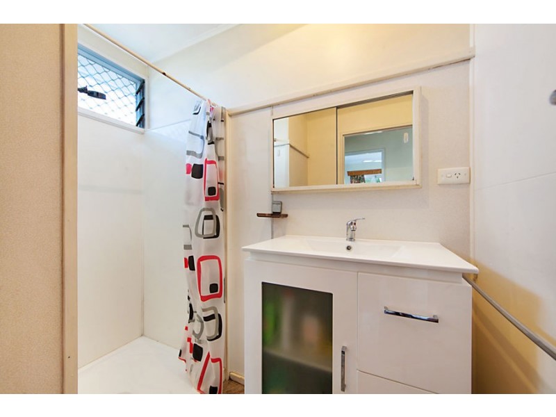 16 Bayswater Terrace, Hyde Park QLD 4812