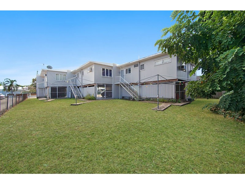 16 Bayswater Terrace, Hyde Park QLD 4812