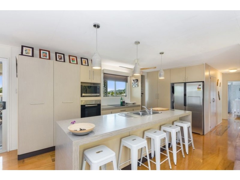 18 Rundle Street, Mount Louisa QLD 4814