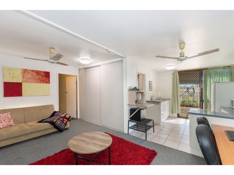 18 Rundle Street, Mount Louisa QLD 4814