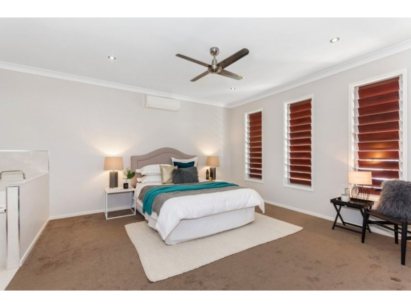 17 Holbourne Street, Bushland Beach QLD 4818