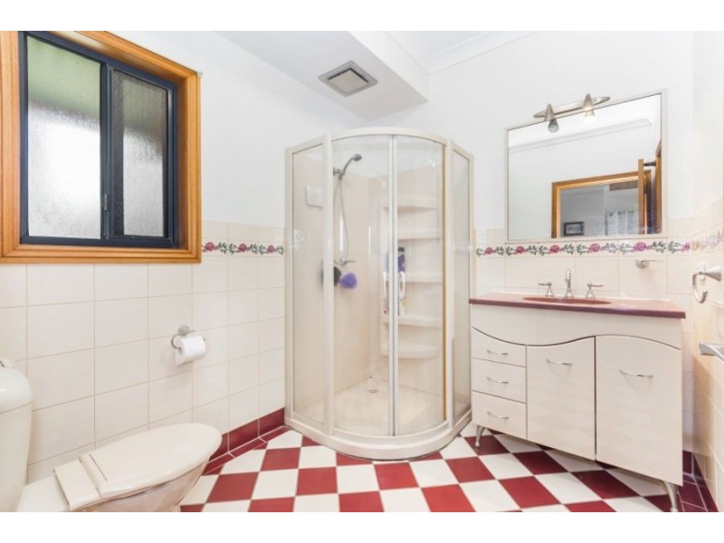 1 Marita Court, Bushland Beach QLD 4818