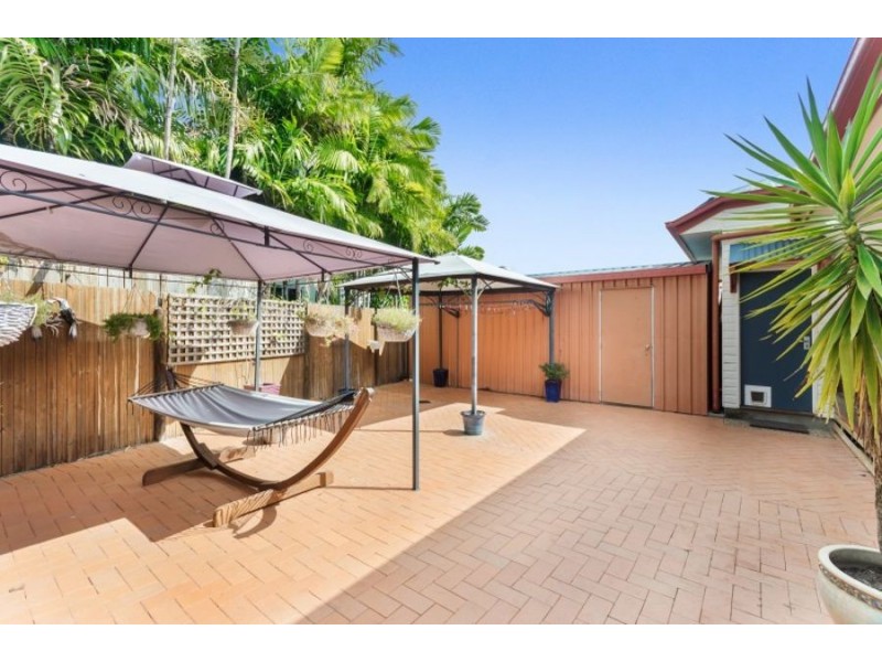 1 Marita Court, Bushland Beach QLD 4818