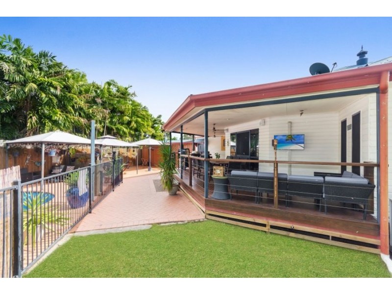 1 Marita Court, Bushland Beach QLD 4818