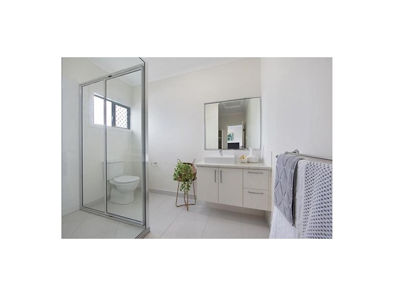 35 Holyoak Avenue, Oonoonba QLD 4811