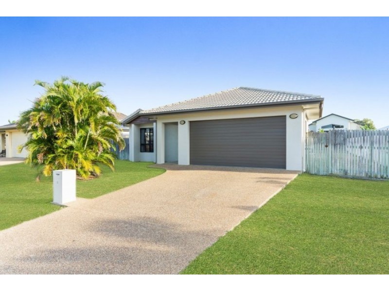 8 Daintree Drive, Bushland Beach QLD 4818