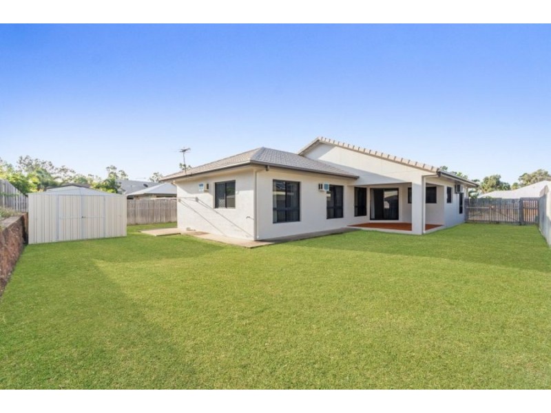 8 Daintree Drive, Bushland Beach QLD 4818