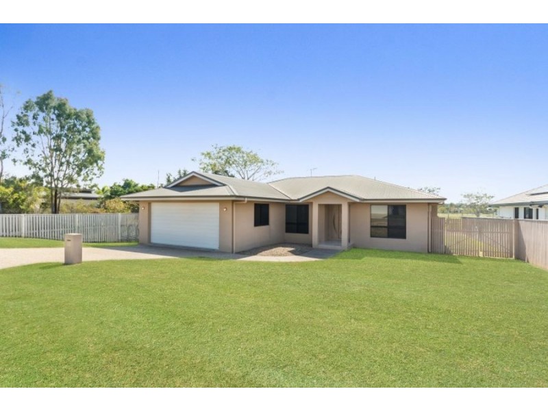 28 Hillock Crescent, Bushland Beach QLD 4818
