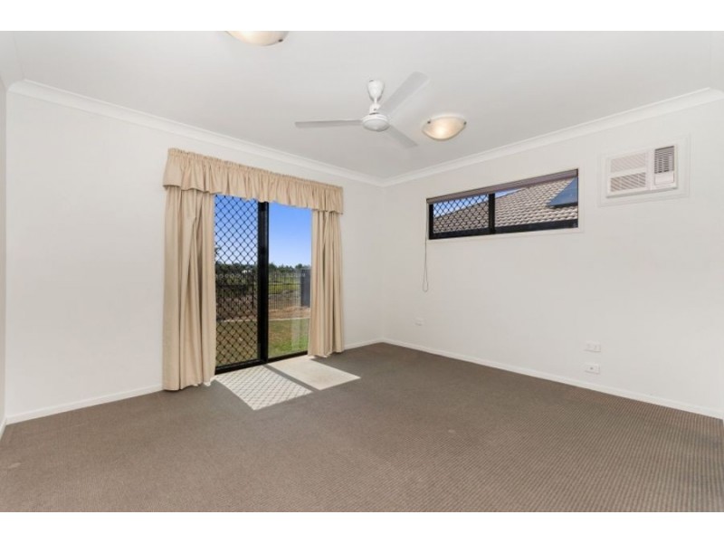 28 Hillock Crescent, Bushland Beach QLD 4818