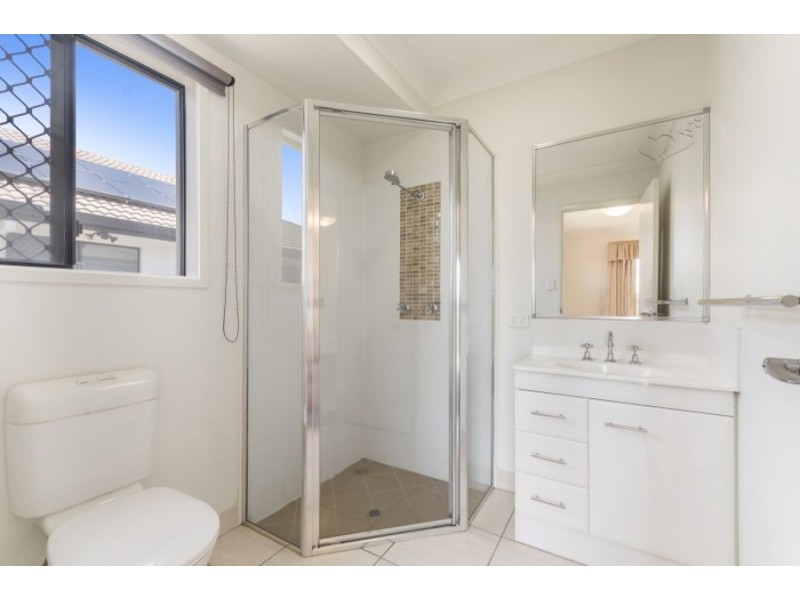 28 Hillock Crescent, Bushland Beach QLD 4818